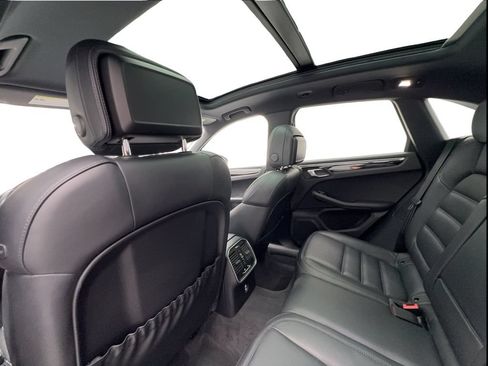 Used 2023 Porsche Macan Turbo AWD/4WD image 24