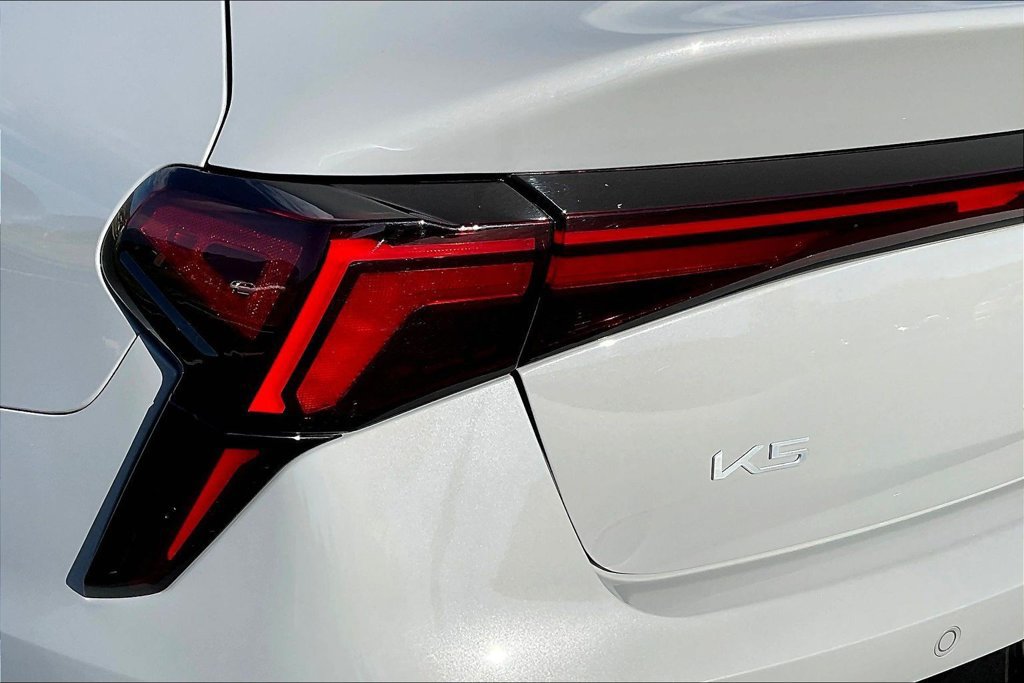 Used 2025 Kia K5 GT-Line AWD/4WD image 23