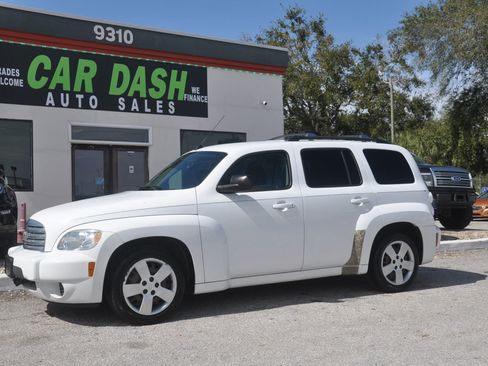 Used 2010 Chevrolet HHR LS image 16