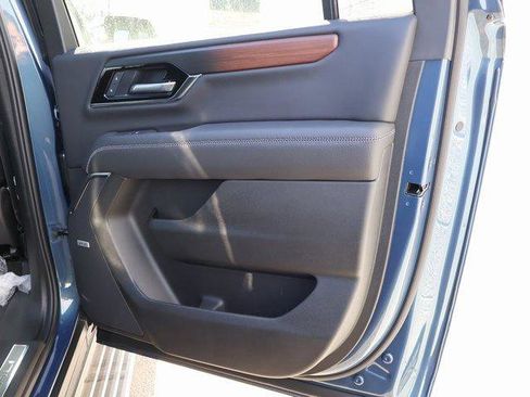 New 2026 GMC Yukon XL Denali w/ Denali Reserve Package image 11