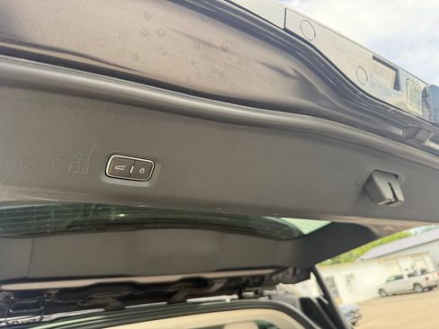 Used 2025 Lincoln Navigator Reserve AWD/4WD image 11