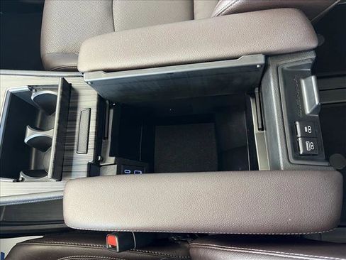 Used 2022 Toyota Sienna Platinum image 25