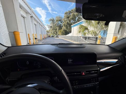 Used 2025 Kia Seltos S image 34