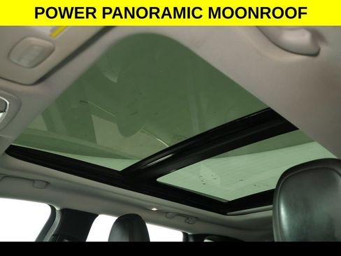 Used 2019 Jeep Cherokee Limited image 3