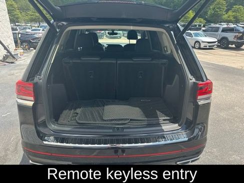 Used 2021 Volkswagen Atlas SE w/ Panoramic Sunroof Package FWD image 11