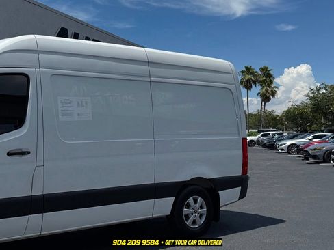 Used 2023 Mercedes-Benz Sprinter 2500 image 3