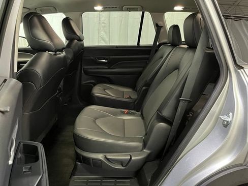 Certified 2024 Toyota Grand Highlander AWD image 11