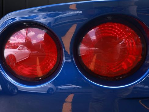 Used 2006 Chevrolet Corvette Coupe w/ Preferred Equipment Group RWD image 35