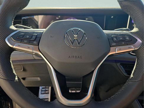 New 2026 Volkswagen Tiguan SE R-Line image 25