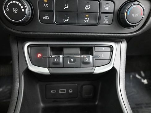 Used 2024 GMC Terrain SLE FWD image 15