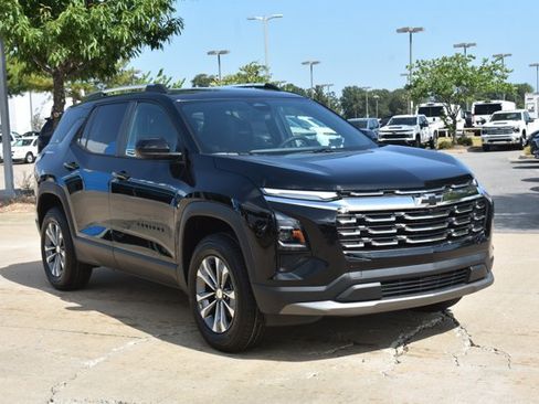 New 2027 Chevrolet Equinox LT w/ LPO, Floor Liner Package FWD image 3