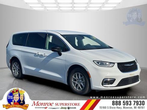 Certified 2024 Chrysler Pacifica Touring-L FWD image 1
