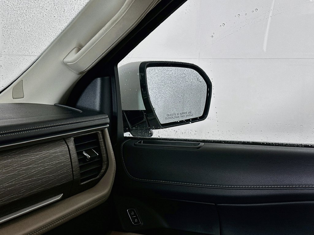Used 2023 Ford Expedition Limited AWD/4WD image 24