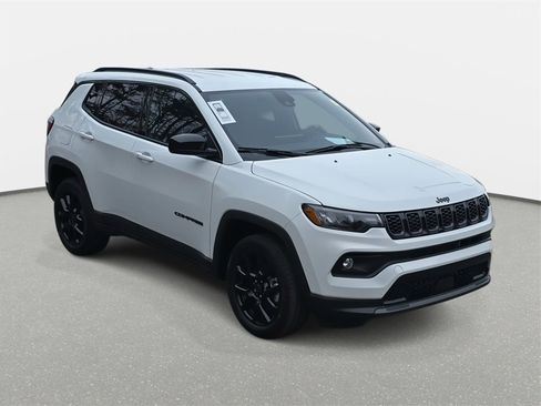 New 2026 Jeep Compass Latitude image 3