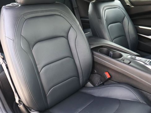 Used 2021 Chevrolet Camaro LT w/ Technology Package image 15