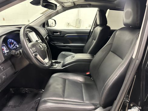 Used 2018 Toyota Highlander Limited w/ Protection Package #3 AWD/4WD image 16