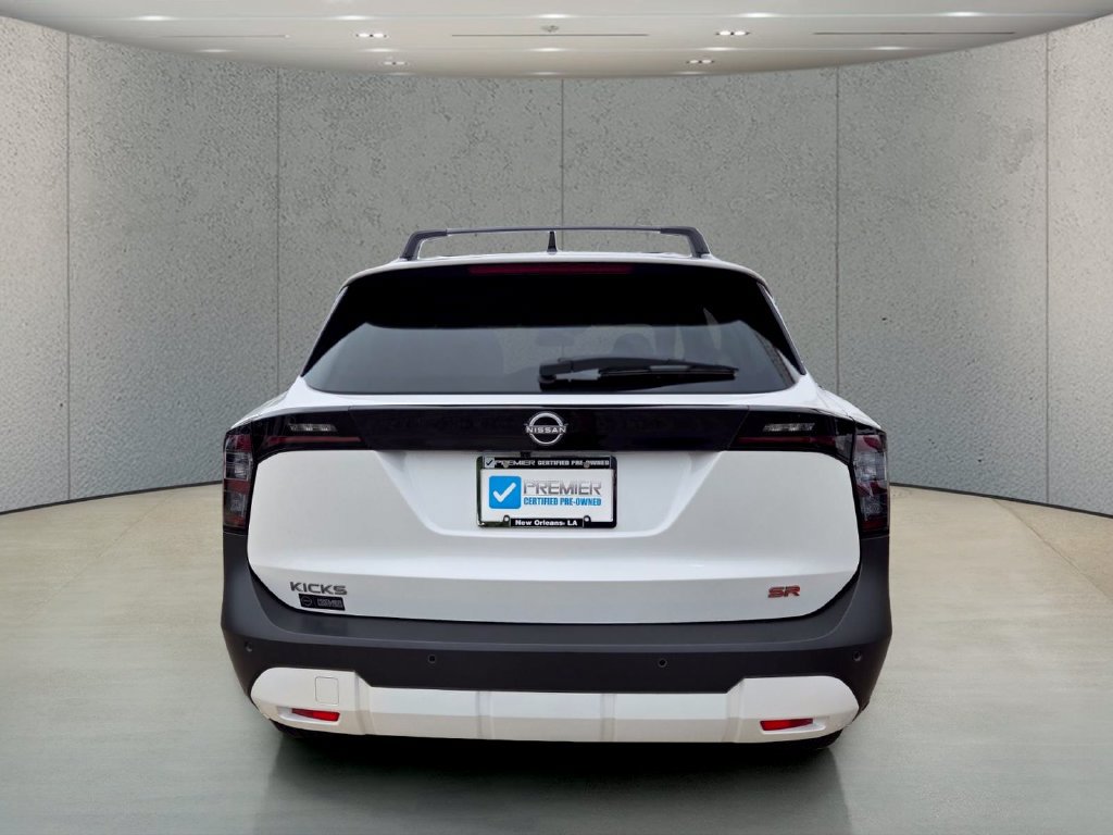 Used 2026 Nissan Kicks SR FWD image 4