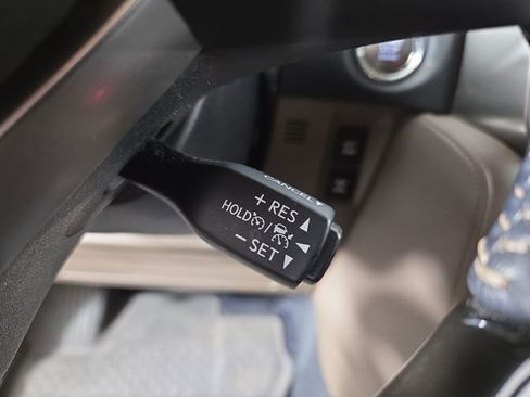 Used 2023 Lexus GX 460 Premium w/ Accessory Package image 27