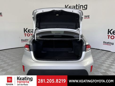 Used 2025 Toyota Corolla LE FWD image 17