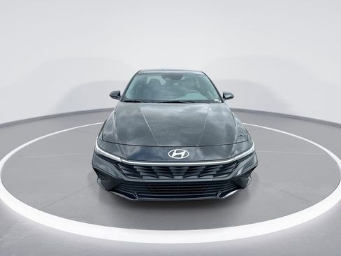 New 2026 Hyundai Elantra SE FWD image 3