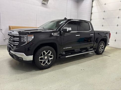 Used 2024 GMC Sierra 1500 SLT w/ SLT Convenience Package AWD/4WD image 9