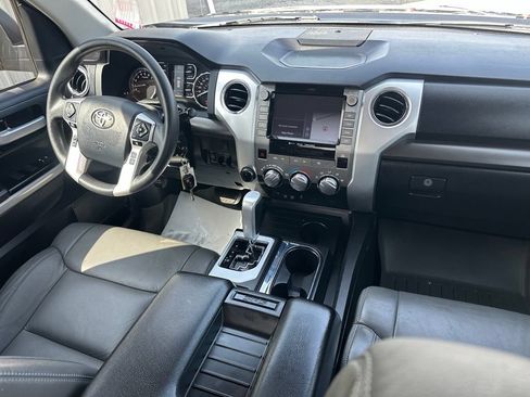 Used 2020 Toyota Tundra SR5 w/ SR5 Upgrade Package AWD/4WD image 31