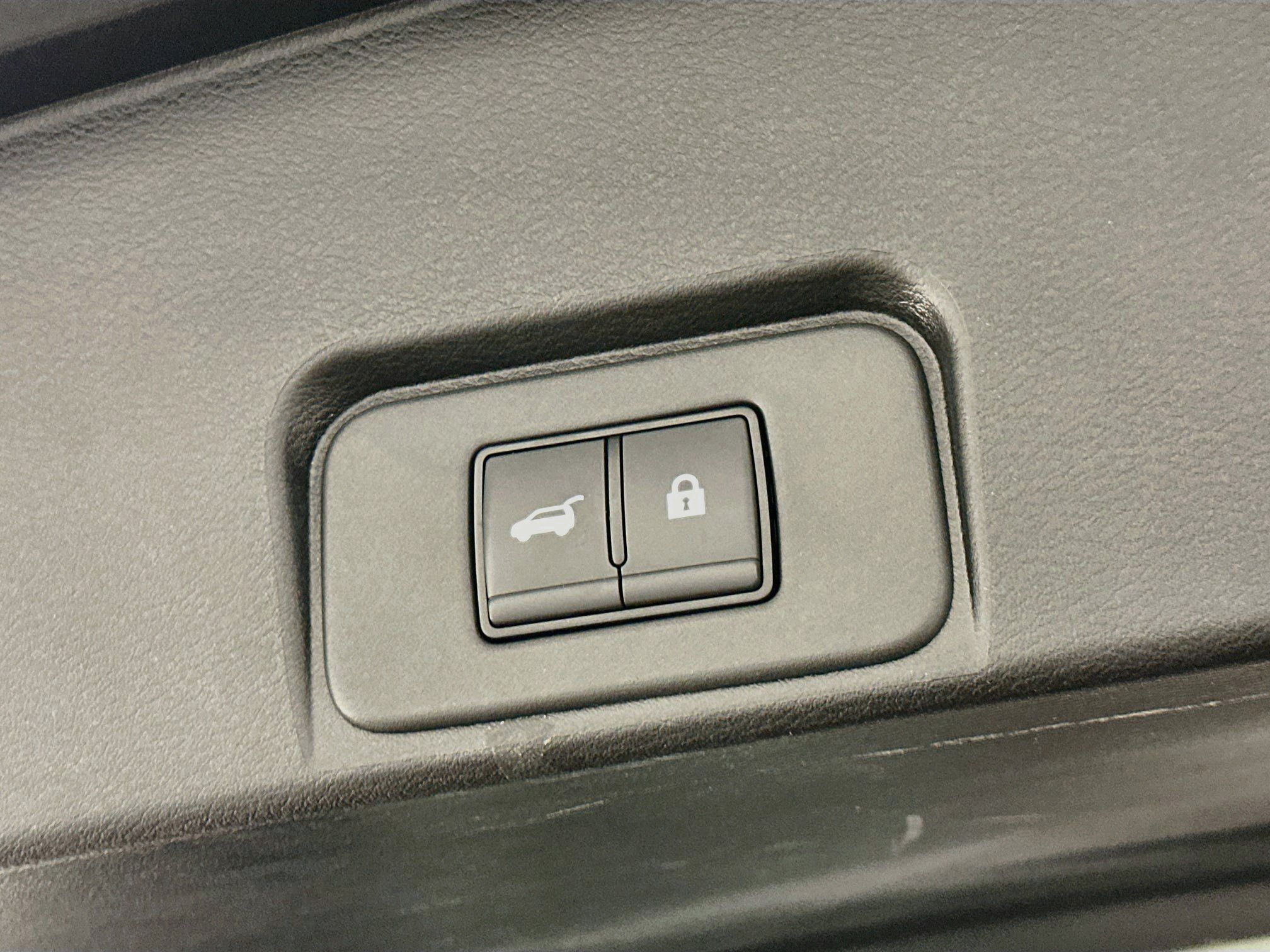 Used 2025 Nissan Rogue SV AWD/4WD image 30