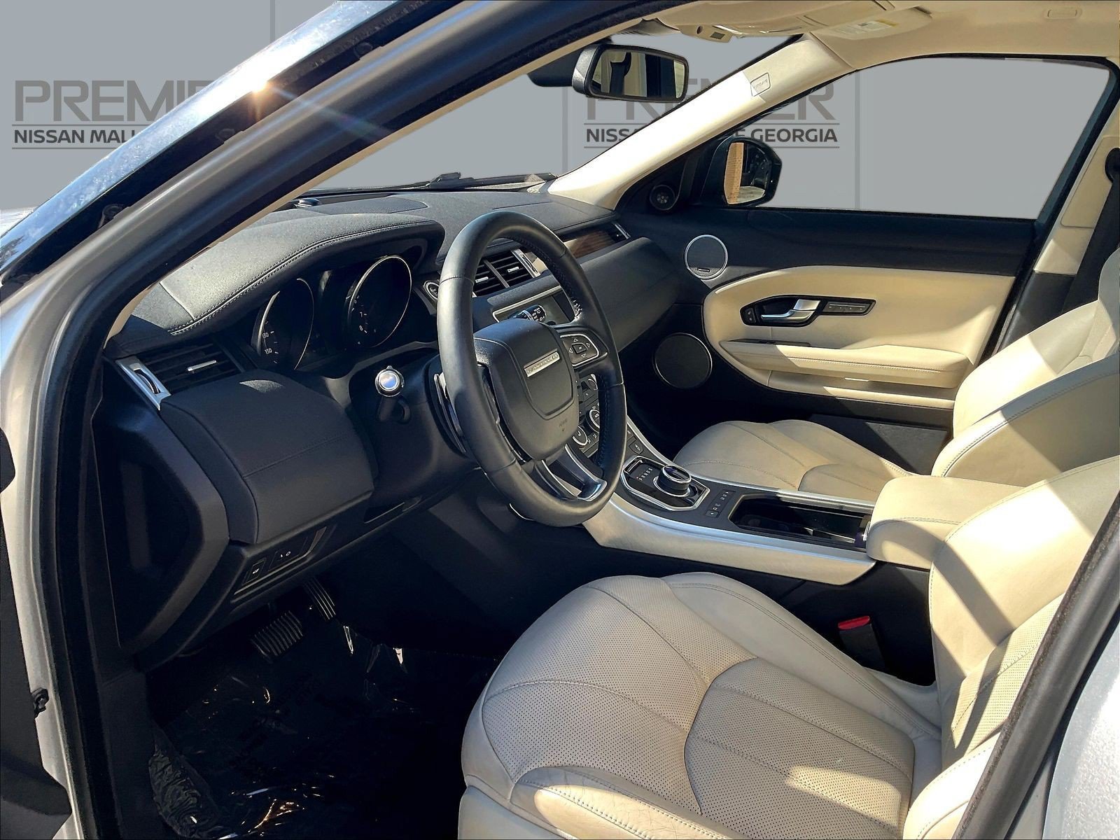 Used 2017 Land Rover Range Rover Evoque HSE AWD/4WD image 19