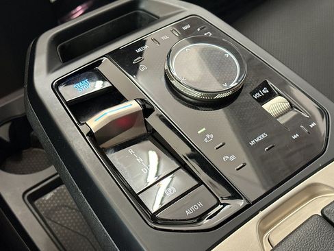 Used 2024 BMW iX xDrive50 w/ Sport Package AWD/4WD image 17