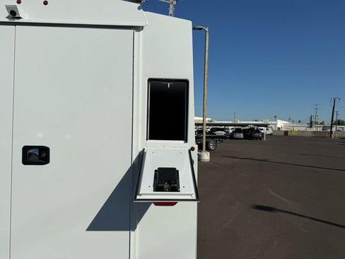 New 2027 Ford E-350 and Econoline 350 Super Duty w/ Power Equipment Group RWD image 14