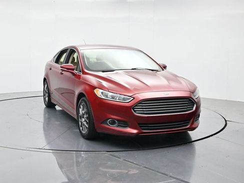 Used 2014 Ford Fusion SE w/ Equipment Group 202A FWD image 4