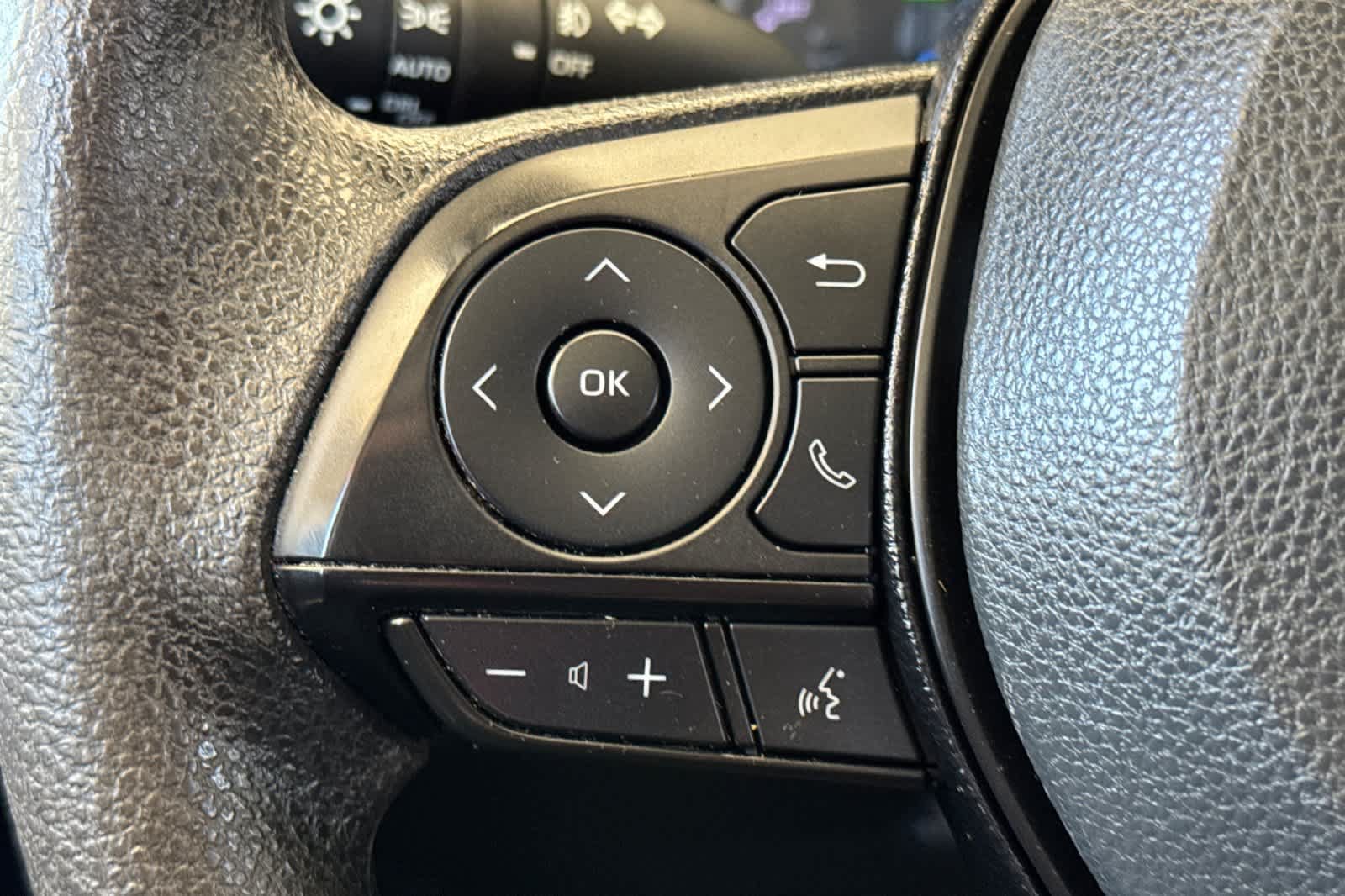 Used 2021 Toyota RAV4 XLE AWD/4WD image 26