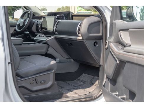 Used 2025 Ford Expedition Max Active AWD/4WD image 10