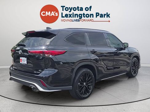 Used 2023 Toyota Highlander XSE AWD/4WD image 5
