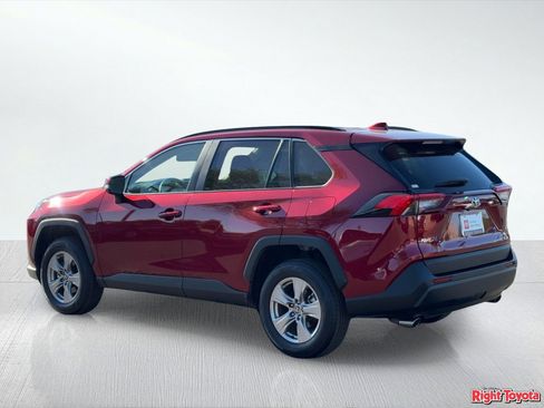Certified 2025 Toyota RAV4 XLE FWD image 4