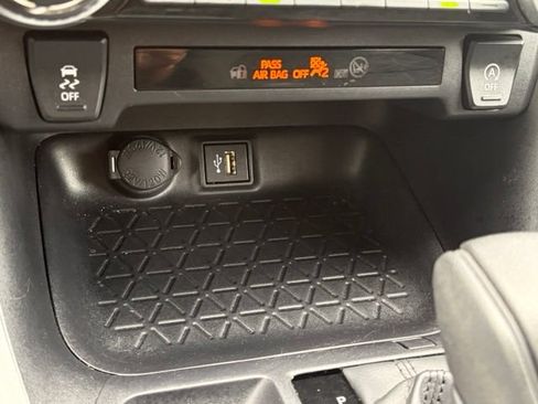 Used 2025 Toyota RAV4 XLE AWD/4WD image 23