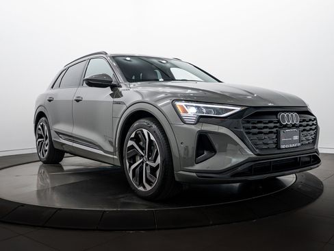 Certified 2024 Audi Q8 e-tron Premium Plus image 2