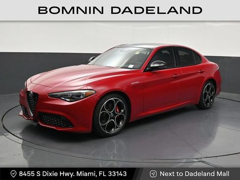 Used 2025 Alfa Romeo Giulia w/ Veloce Package Rwd image 1