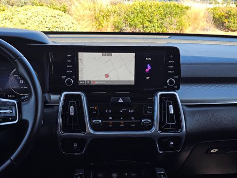 Used 2023 Kia Sorento SX FWD image 28