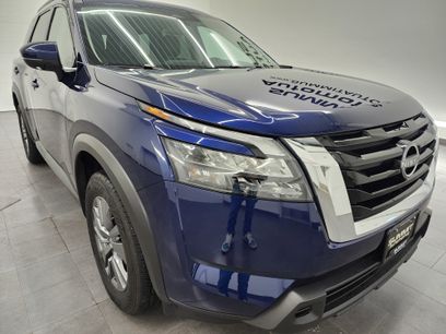 Used 2025 Nissan Pathfinder SV
