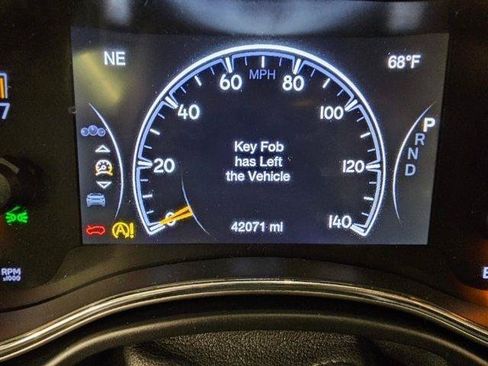 Used 2018 Jeep Grand Cherokee Overland AWD/4WD image 19