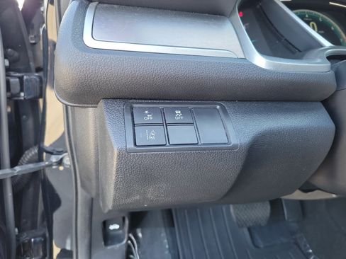 Used 2017 Honda Civic Touring image 10