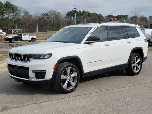 Used 2024 Jeep Grand Cherokee L Limited image 7