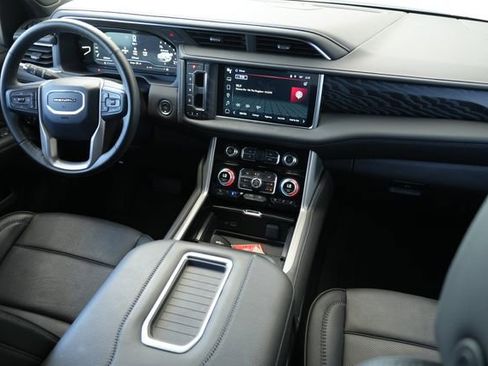 Used 2024 GMC Yukon Denali AWD/4WD image 16