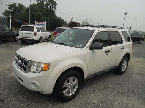 Used 2011 Ford Escape XLT w/ 203A Rapid Spec Order Code FWD image 3