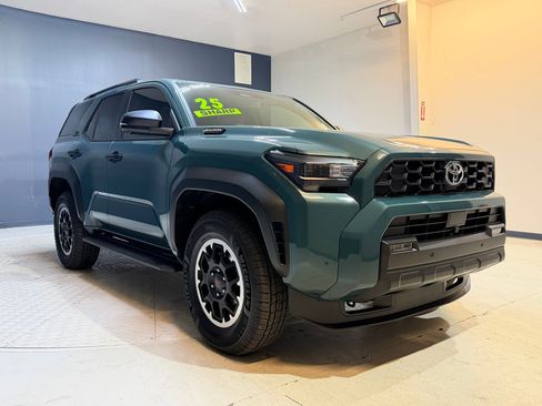 Used 2025 Toyota 4Runner TRD Off-Road Premium AWD/4WD image 7