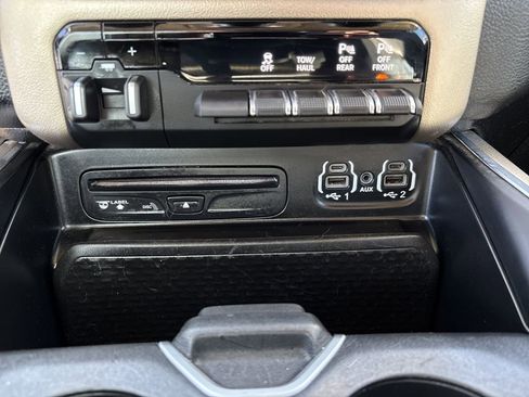 Used 2019 RAM 1500 Laramie image 24