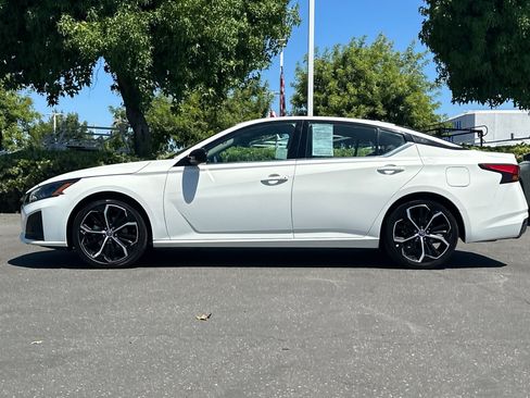Certified 2024 Nissan Altima 2.5 SR FWD image 7
