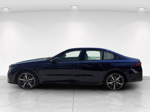 New 2026 BMW 530i xDrive w/ M Sport Package AWD/4WD image 7