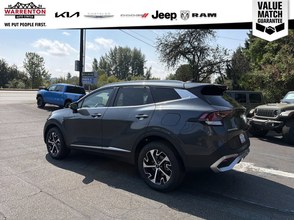 Used 2024 Kia Sportage EX AWD/4WD image 4
